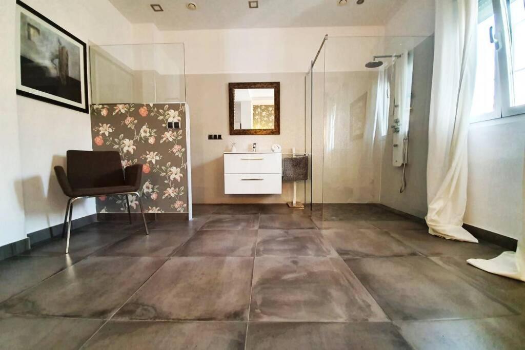 El Patio De San Bernardo Apartment เซบีญา ภายนอก รูปภาพ