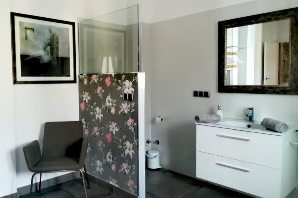 El Patio De San Bernardo Apartment เซบีญา ภายนอก รูปภาพ