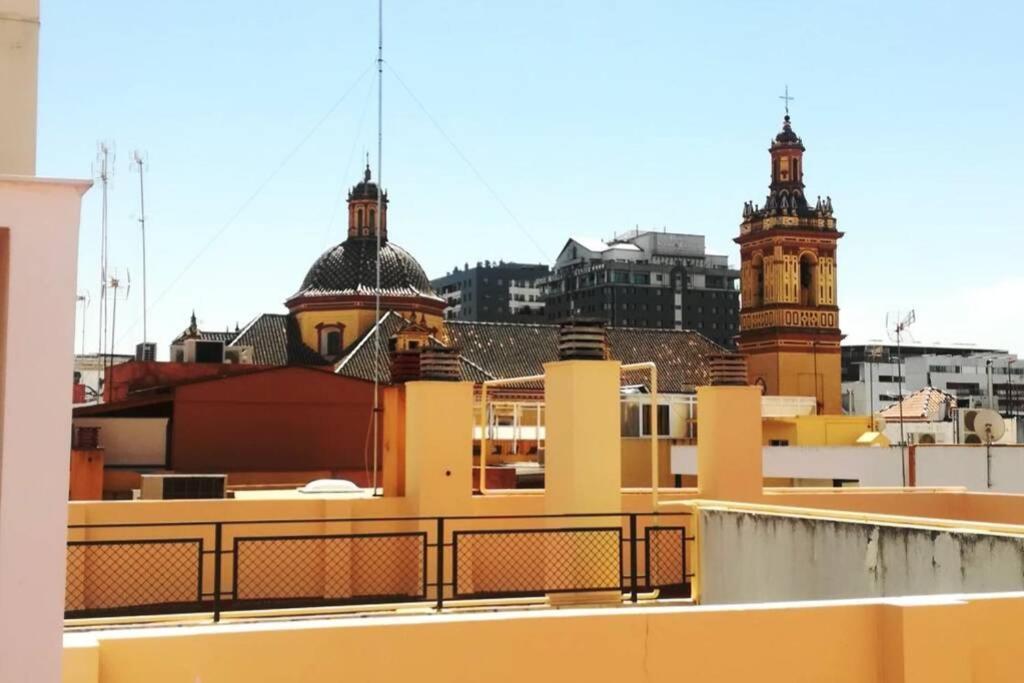 El Patio De San Bernardo Apartment เซบีญา ภายนอก รูปภาพ