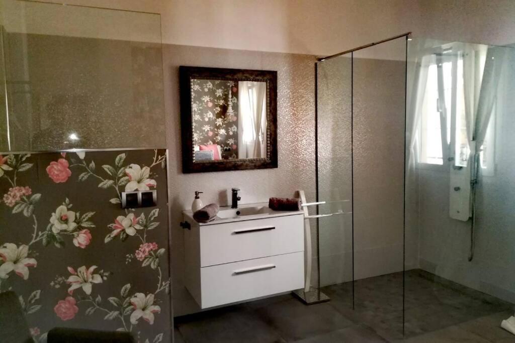 El Patio De San Bernardo Apartment เซบีญา ภายนอก รูปภาพ
